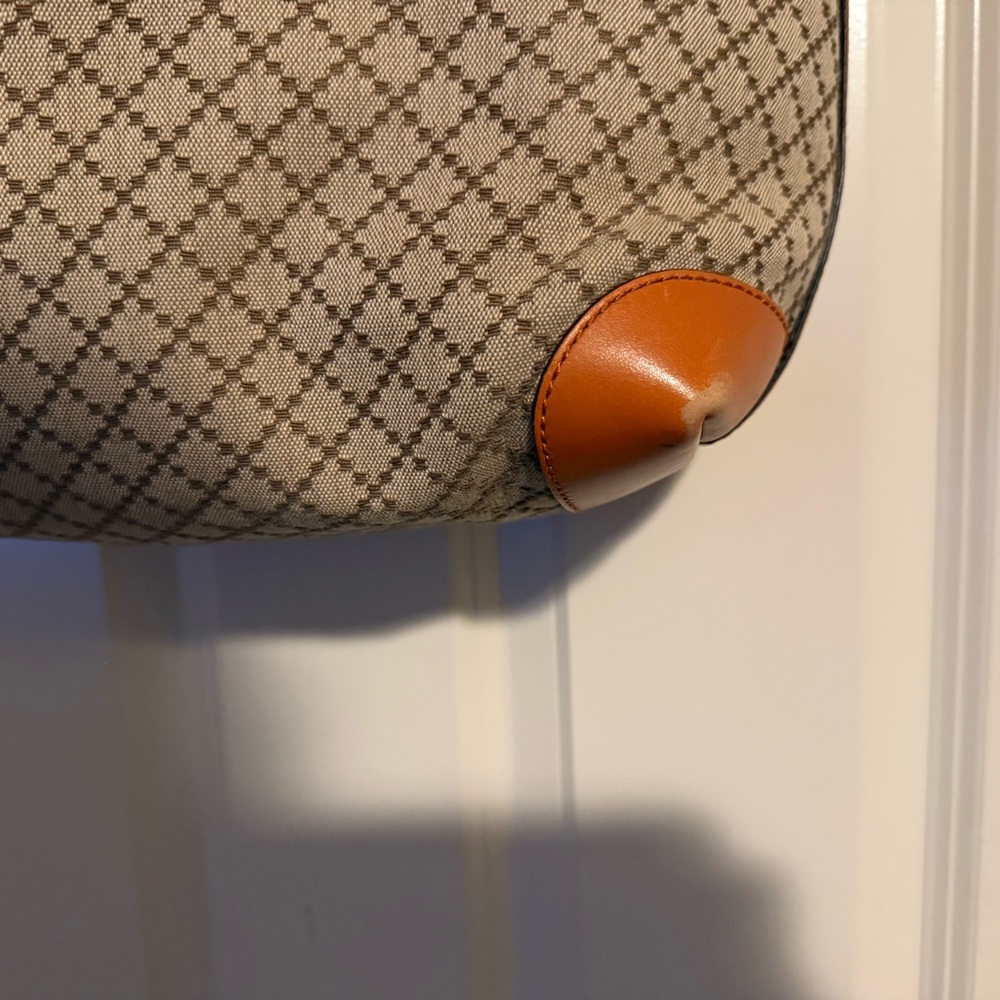 Gorgeous Gucci, Very Clean, Diamanté Large Shoulder Bag, with Built in Pouch. - Picture 5 of 15